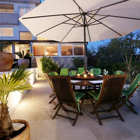 Okrug Gornji Luxurious Escape With Pool فيلة *
