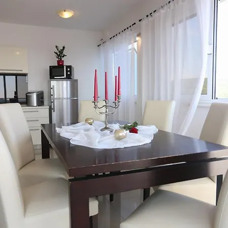 فيلة Okrug Gornji Luxurious Escape With Pool *