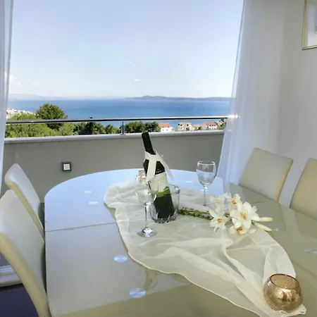 Okrug Gornji Luxurious Escape With Pool
