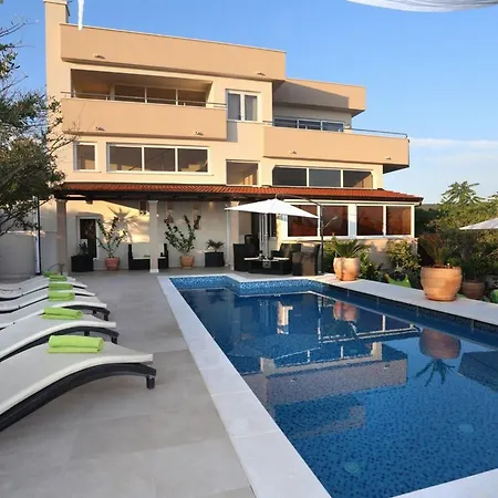 Okrug Gornji Luxurious Escape With Pool فيلة *